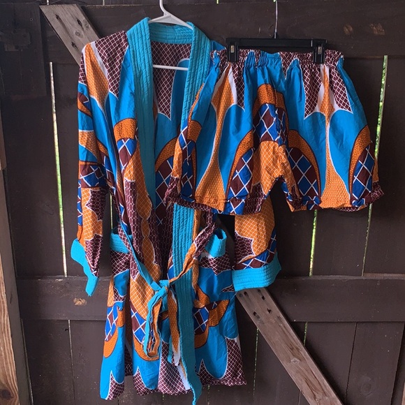 NFS/Gifted Vtg 70s Robe & Shorts Pajama Lounge Set Excellent Condition - Picture 2 of 10